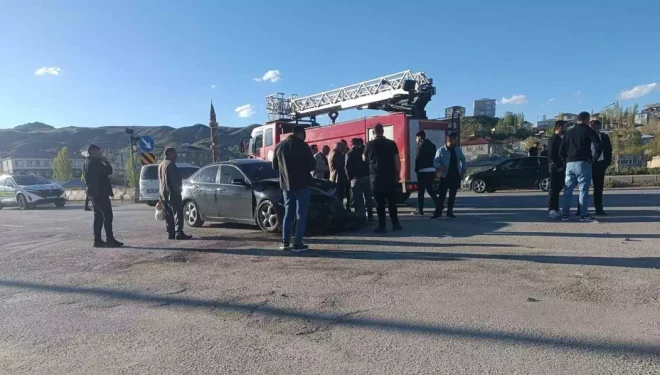 Van Özalp’te zincirleme kaza: 4 yaralı