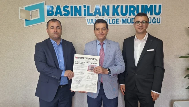 2054 yılının gazetesiyle birinci oldular