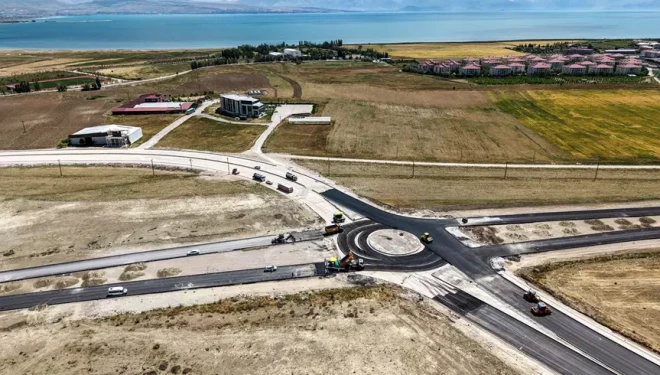 Van Gölü sahil yolu dördüncü etabı tamamlanıyor