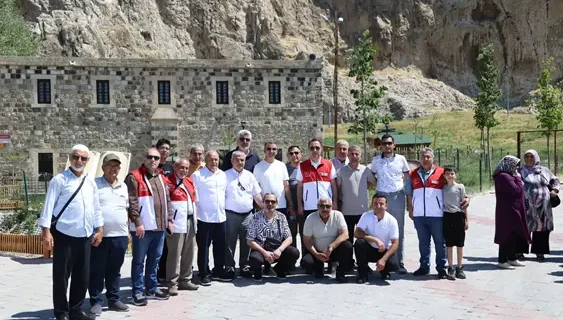 VBB şehit ve gazi ailelerine tarih ve kültür gezisi düzenledi