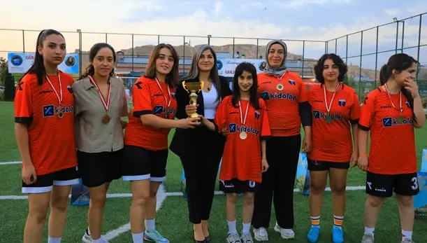 Gülistan Doku Futbol Turnuvası’nda anlamlı şampiyonluk
