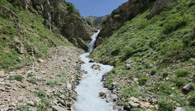Çatak’ta kuruyan su kaynağı akmaya başladı