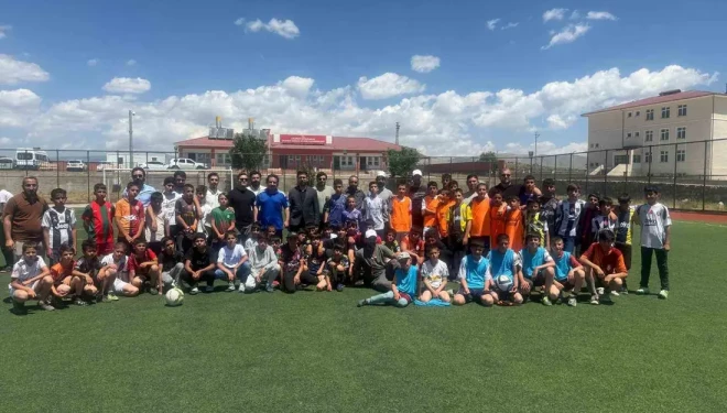 Çaldıran’da yaz Kur’an kursu öğrencileri futbol turnuvasında buluştu