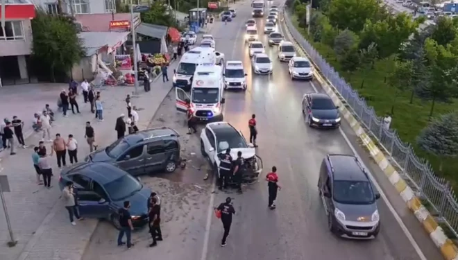 Van’da zincirleme trafik kazası: 1 yaralı