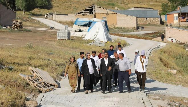 Eşbaşkanlar Akçift Mahallesi’ndeki çalışmaları yerinde inceledi