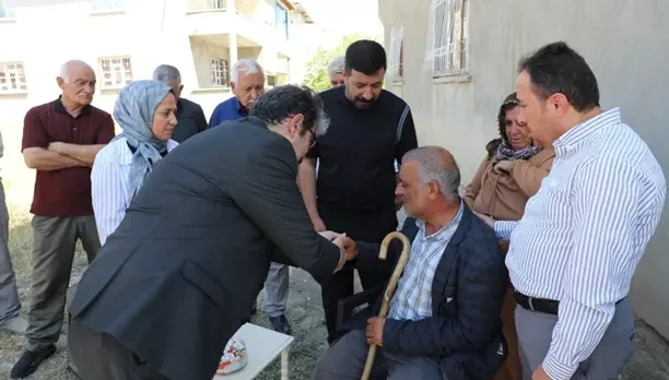 Eşbaşkanlar’dan evlerinden atılan yaşlı çifte ziyaret