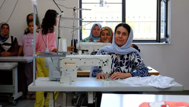 İpekyolu’nda kadınlar için tekstil atölyesi açıldı