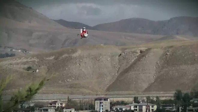 Sarılık hastası bebek ambulans helikopter ile Van’a getirildi