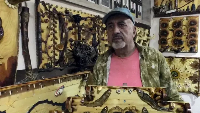 35 yıldır topladığı atıkları sanat eserine dönüştürüyor