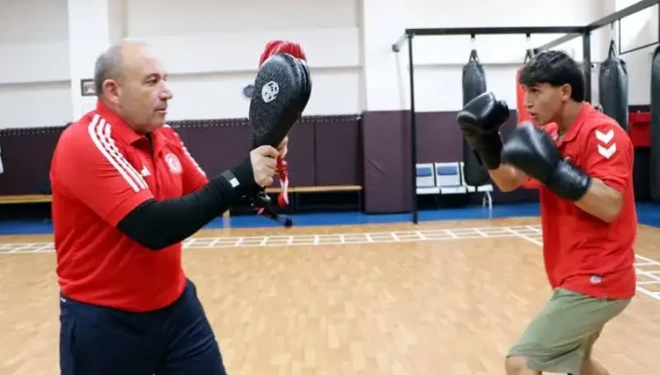 Ağabeyinin tavsiyesiyle kick boksa başlayan Furkan’ın hedefi dünya şampiyonluğu