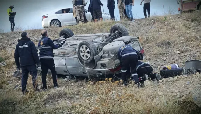 Van’da otomobil takla attı: 2 yaralı