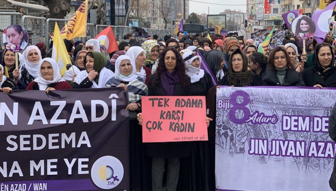 Van'da 8 Mart Kadınlar Günü Yürüyüşü