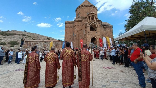 Tarihi Akdamar Kilisesi'nde 11'inci ayin sona erdi