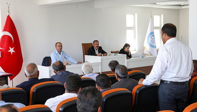 Van Büyükşehir Belediyesi 4 ilçede muhtarlarla buluştu