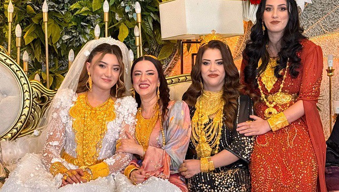 Düğünde gelin ve damada 5 milyon lira ve 4 kilo altın takıldı