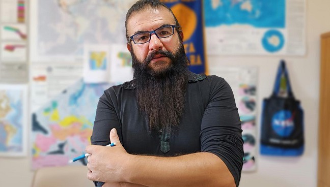 Doç. Dr. Toker: "Deprem bölgesinde yüksek değerli artçı şokları görmeye devam edeceğiz"