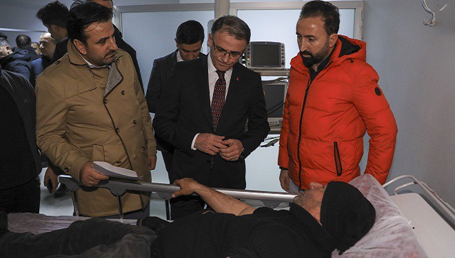 Vali Balcı, çığdan kurtulan yaralıları hastanede ziyaret etti