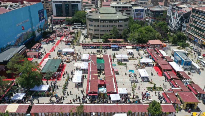 Van’da ’İşyurtları Ürün ve El Sanatları Fuarı’ devam ediyor