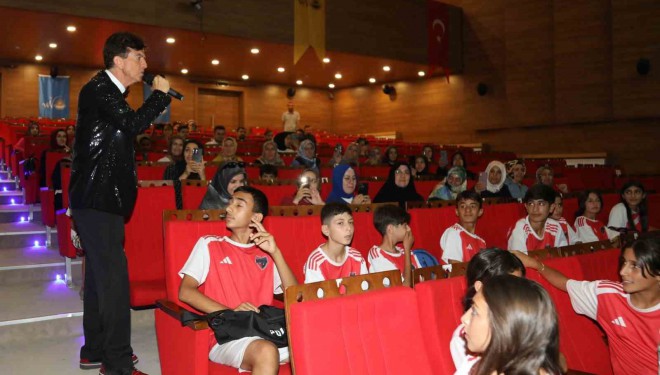 Van Büyükşehir Belediyesi ‘Meddah’lık geleneğini sürdürüyor