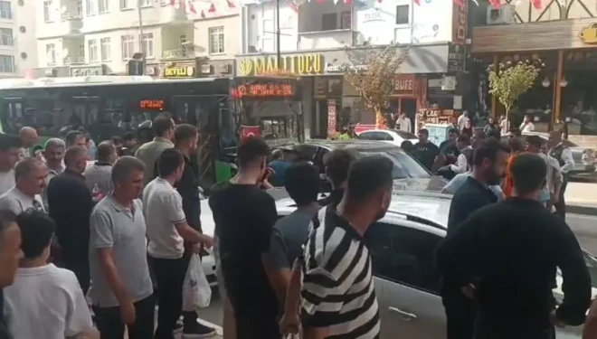 Van'da aracı içinde bayılan sürücü hastaneye kaldırıldı