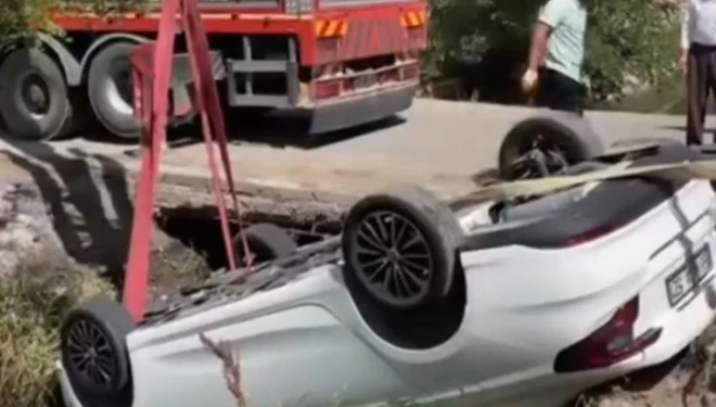 Erciş’te otomobil su kanala uçtu: 3 yaralı
