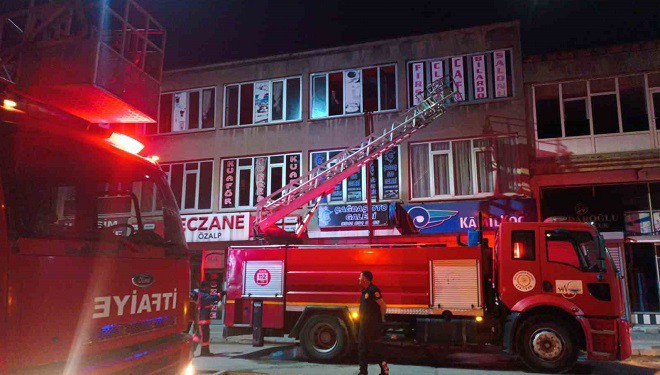 Özalp’ta pasajda yangını