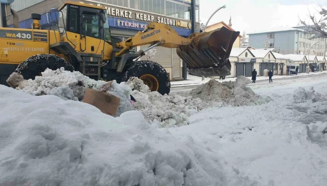Başkale’de 13 yerleşim yerine ulaşım sağlanamıyor