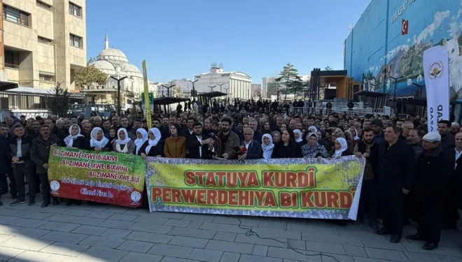 Van Kent Meydanı’nda anadil vurgusu