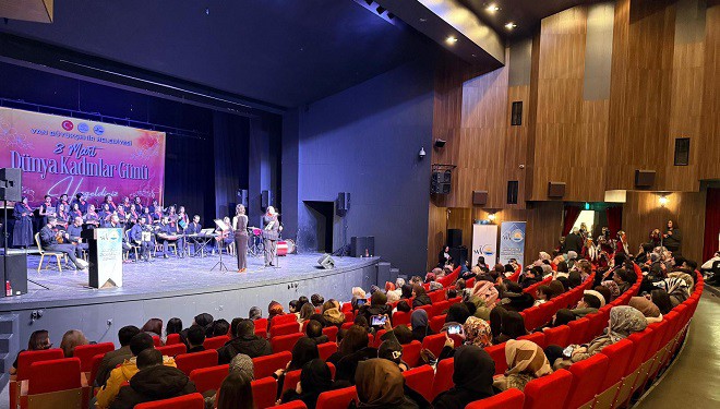 VBB, 8 Mart etkinliğinde sahne kadınlarındı