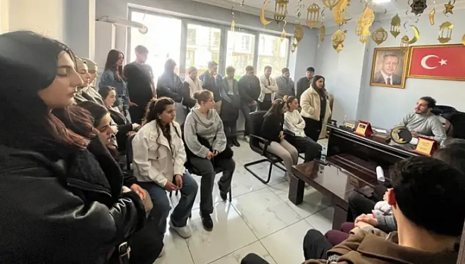 AK Parti İpekyolu Gençlik Kolları yönetim kurulu toplandı