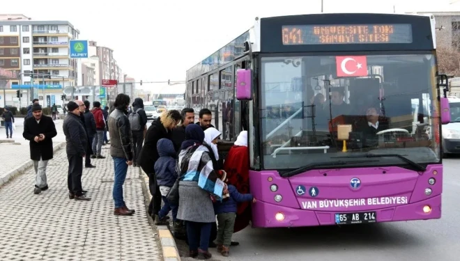 Vatandaşlar, yetkililerden gece ulaşımı istiyor