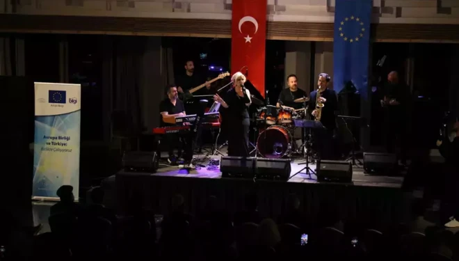 Van AB Bilgi Merkezi'nin caz konseri büyük ilgi gördü