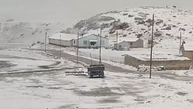 Gürpınar’da mayıs ayında kar sürprizi
