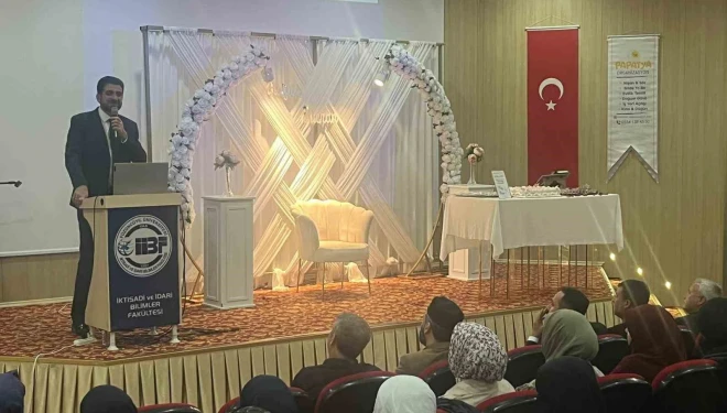 Van YYÜ kampüsünde bir ilk: Hafızlık taç takma heyecanı