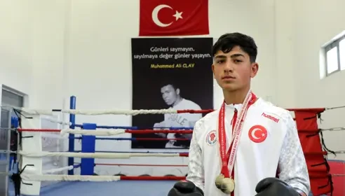 Milli boksör Kurtay'ın hedefi dünya şampiyonluğu