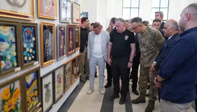 Van’da hükümlü ve tutukluların yaptığı eserler sergilendi