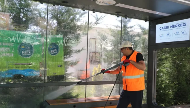 VBB otobüs duraklarında hijyen çalışması