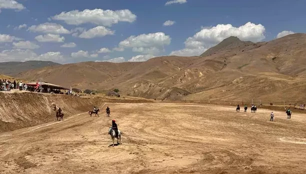 Erciş Ulupamir Kökbörü Atlı Spor Kulübü finale yükseldi