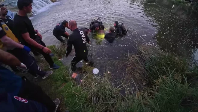 Van’da ailesini kurtaran baba akıntıya kapılarak hayatını kaybetti