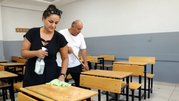 Van’da öğretmenler, okulları yeni eğitim dönemine hazırlıyor