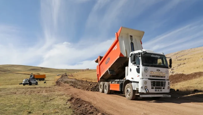 VBB, İpekyolu kırsalında stabilize yol çalışması yapıyor