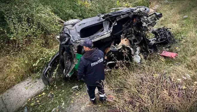 Van’da otomobil hurdaya döndü: 1 ölü