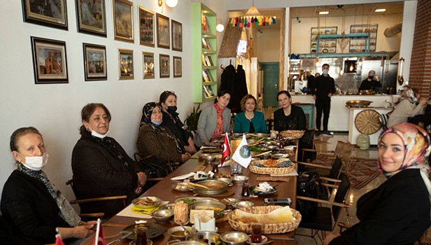 İpekyolu Belediyesi yaşlıları unutmadı