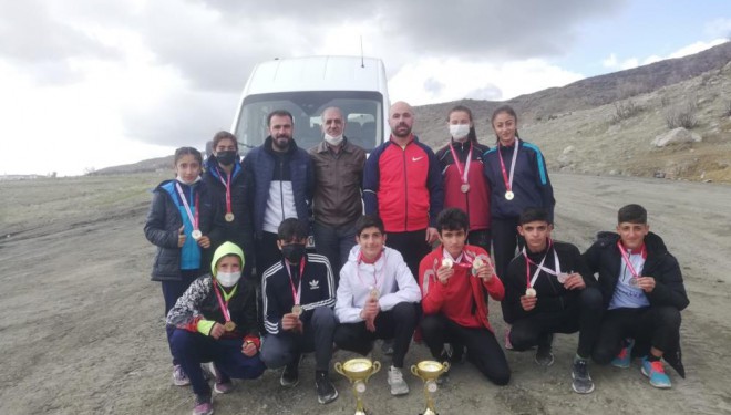 Van Büyükşehir Belediyesi atletleri yarı finalde