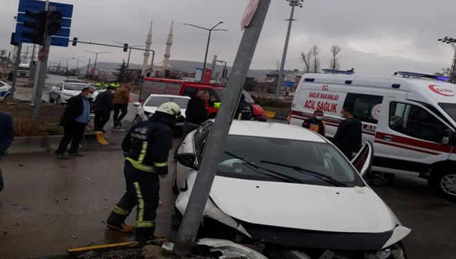 Erciş’te trafik kazası: 3 yaralı