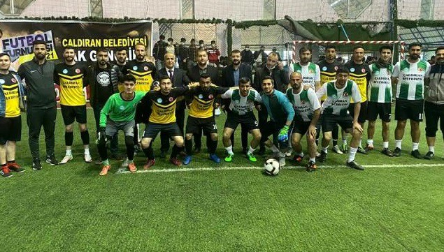 Çaldıran'da 'Ak Gençlik' futbol turnuvası sona erdi