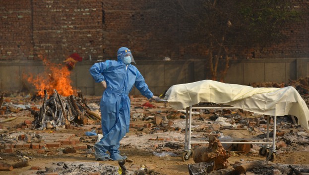 Hindistan'da can kaybında yeni rekor: 3 bin 689 kişi öldü