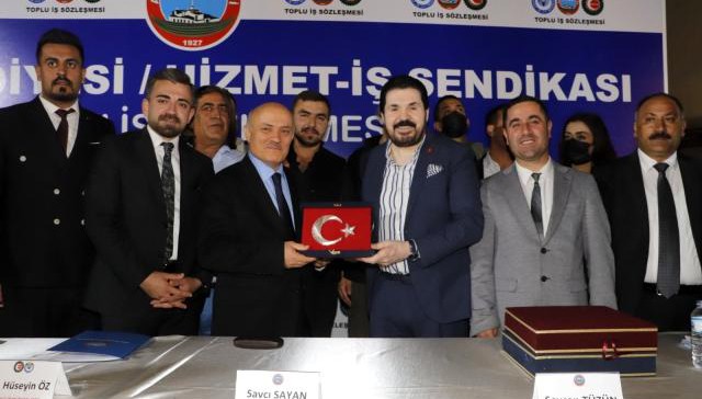 Ağrı belediye işçilerinin maaşına zam yapıldı