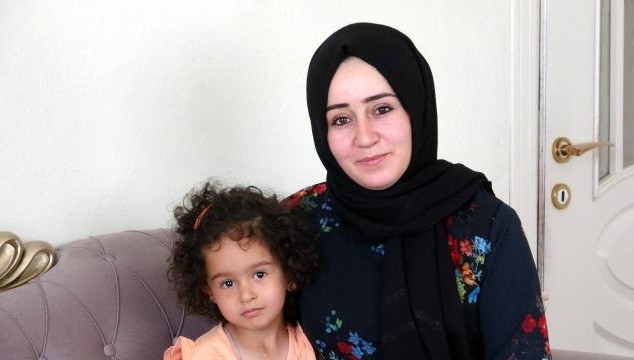 Doğuştan kulağı olmayan minik Zelal yardım eli bekliyor