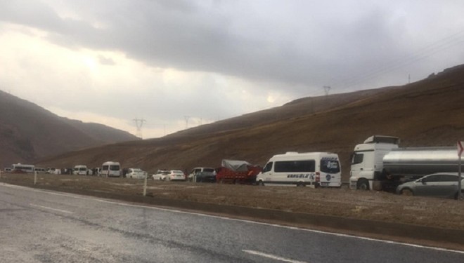 Selden dolayı kapanan Van-Hakkari karayolu yol ulaşıma açıldı